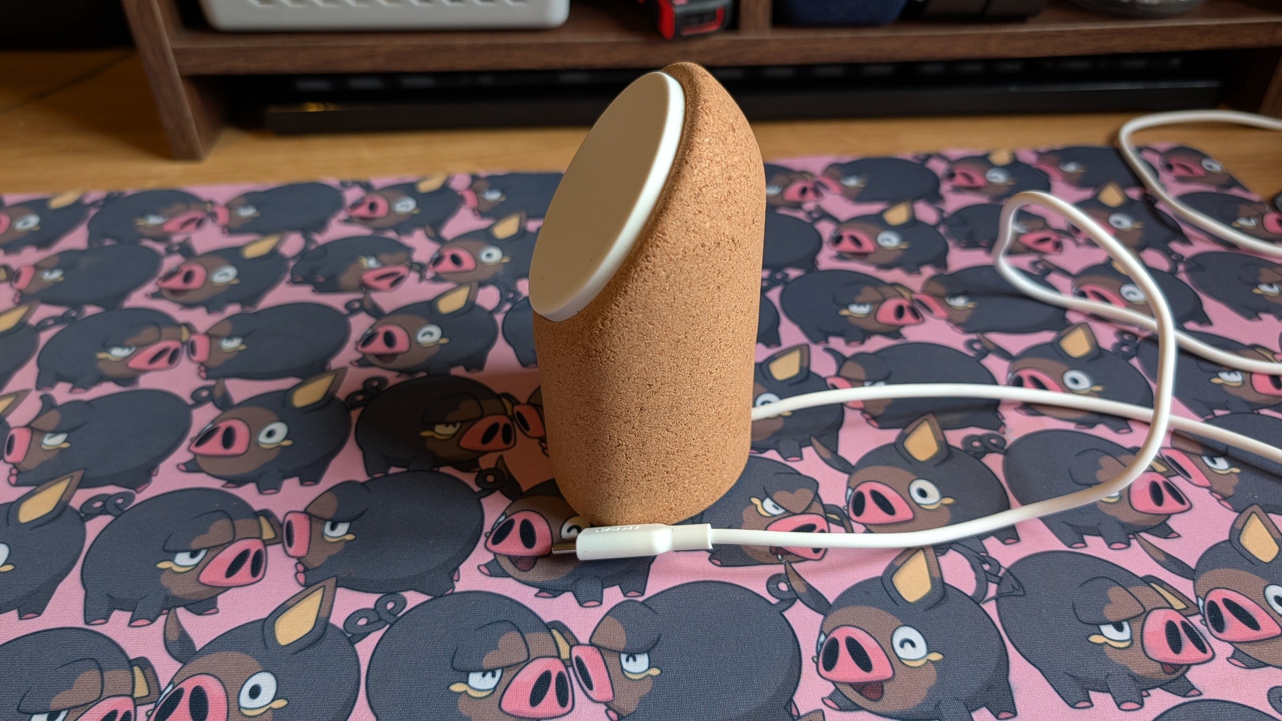V&amp;auml;stm&amp;auml;rke wireless charging stand from ikea