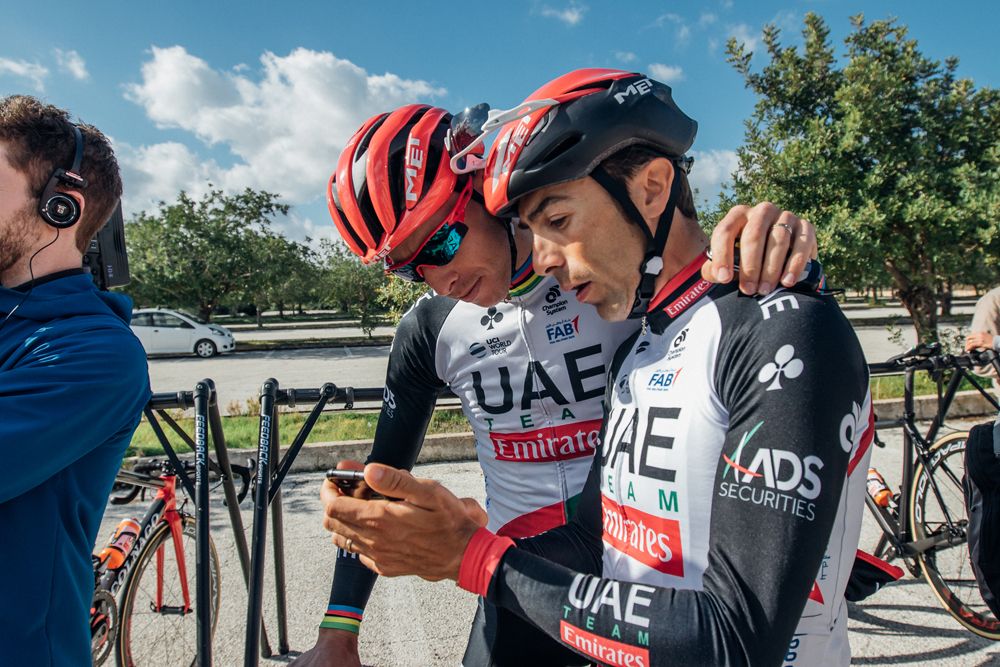 Rui Costa and Manuele Mori check out the route