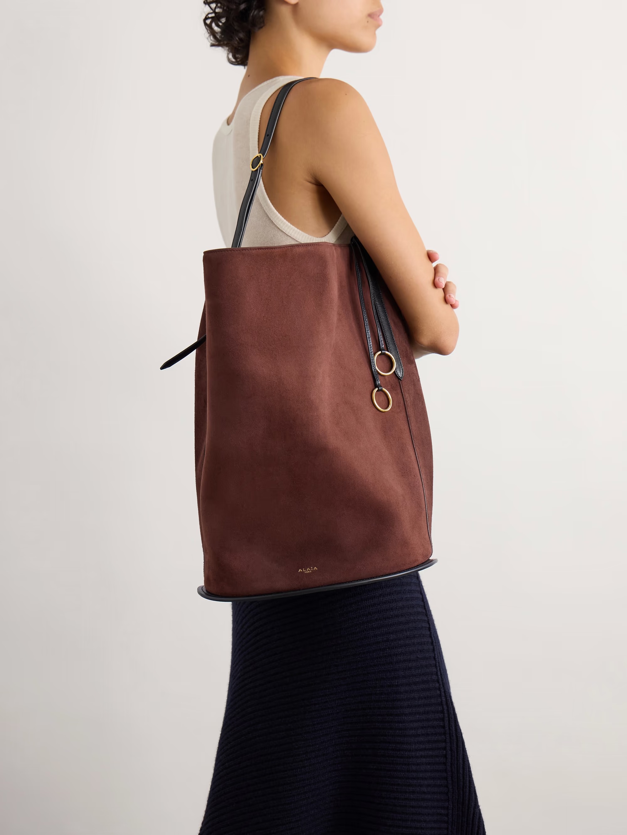 ALA&amp;Iuml;A, Hip Large logo-detailed leather-trimmed suede bucket bag