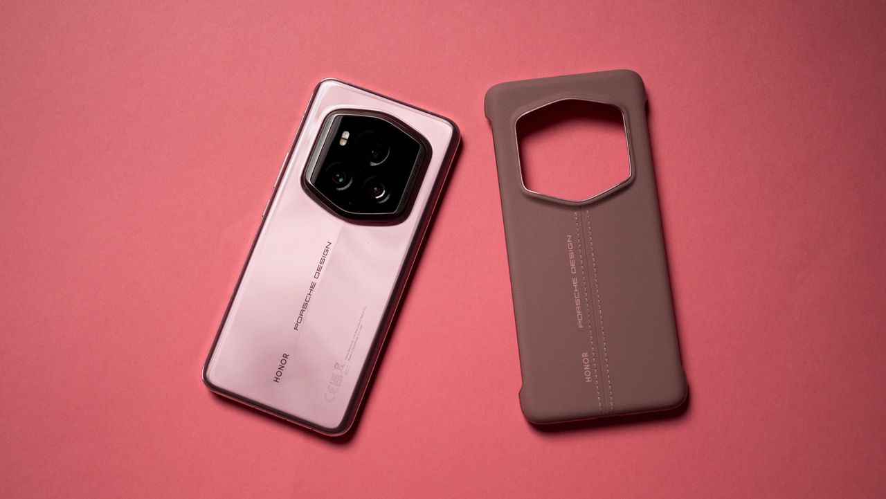 Back view of Porsche Design Honor Magic 6 RSR with case attached