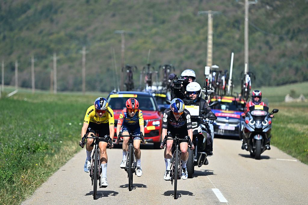 Faun Tour Femmes: Lauren Dickson takes first professional victory on stage 4 as team-mate Juliette Berthet seals overall