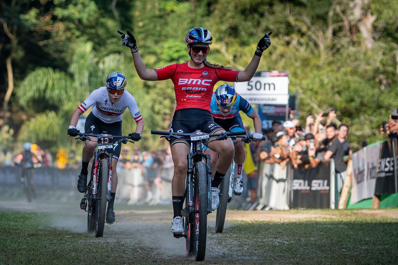Pauline Ferrand Prevot (BMC MTB Racing) wins