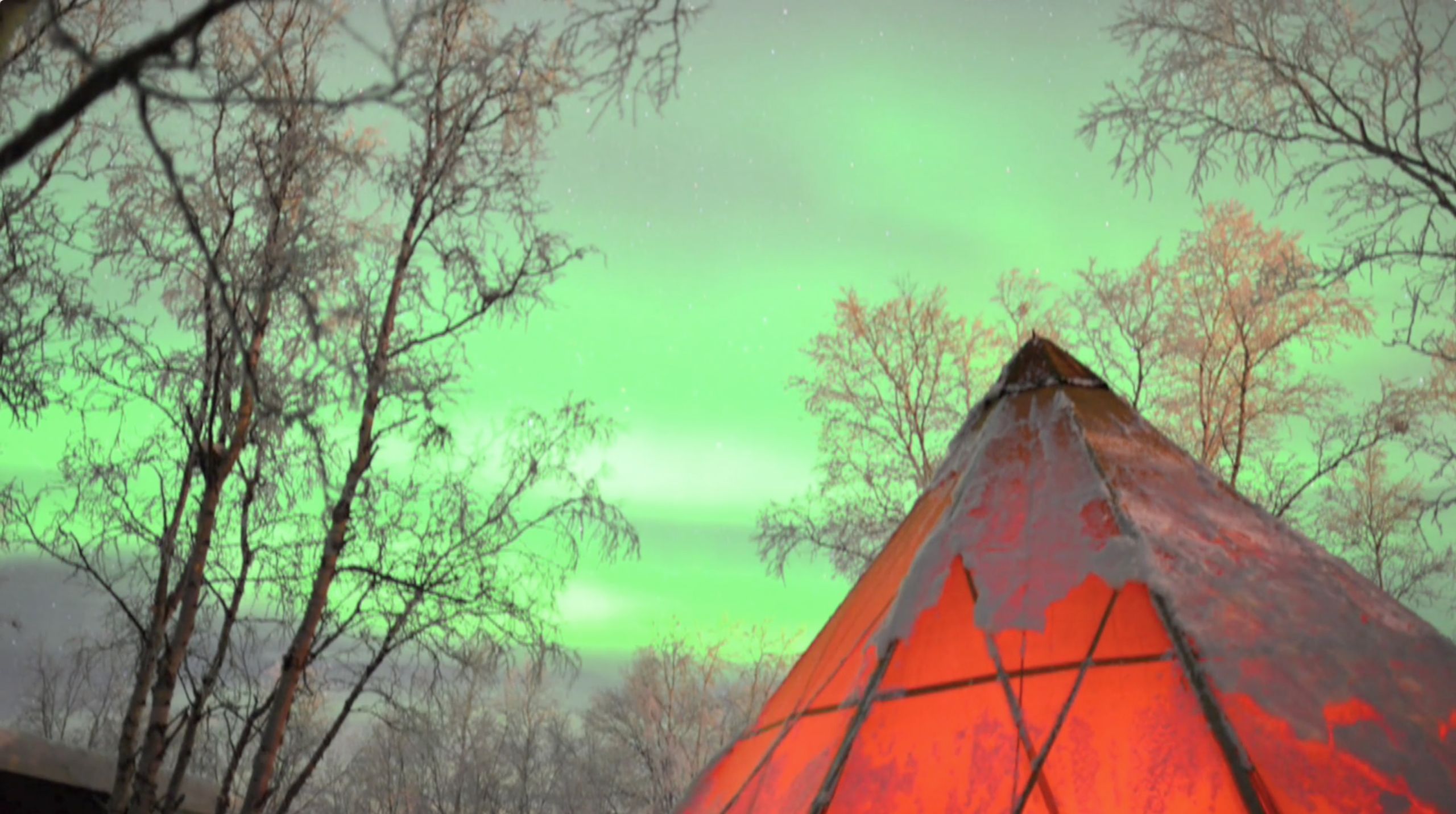 Glowing Northern Lights Dance in Real-Time in Spectacular Aurora Video ...