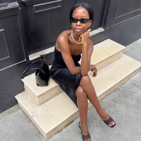 Sylvie Mus wearing minimalist clothing.