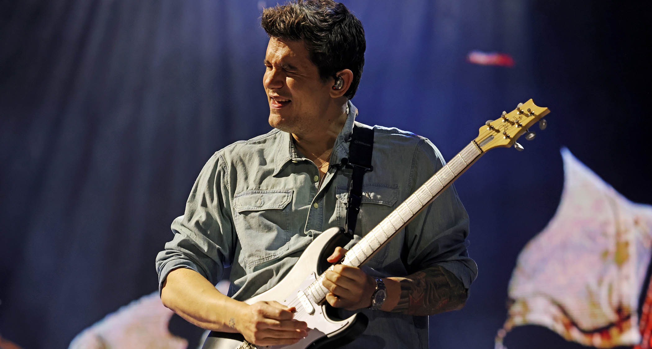 John Mayer takes a solo on his signature PRS Silver Sky at the 2025 Pilgrimage Music &amp; Cultural Festival.
