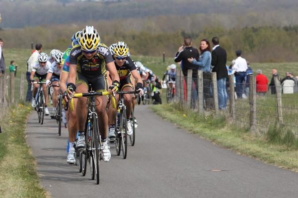 On the front again, Grace Verbeke (Topsport Vlaanderen 2012) leads over the VAM berg
