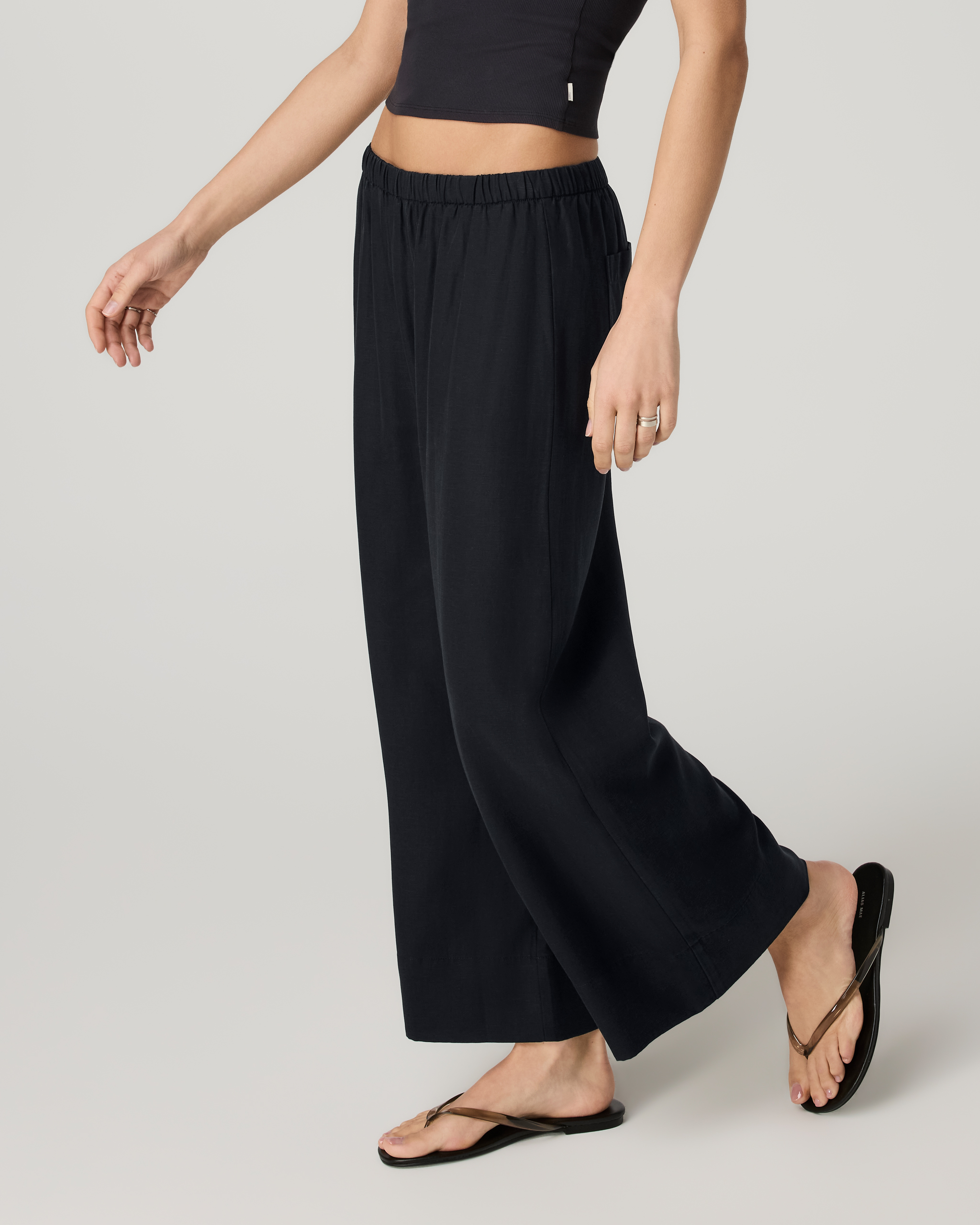 Trestles Twill Crop Wideleg Pant - Black - Xxs
