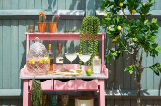 garden bar from upcycled furniture
