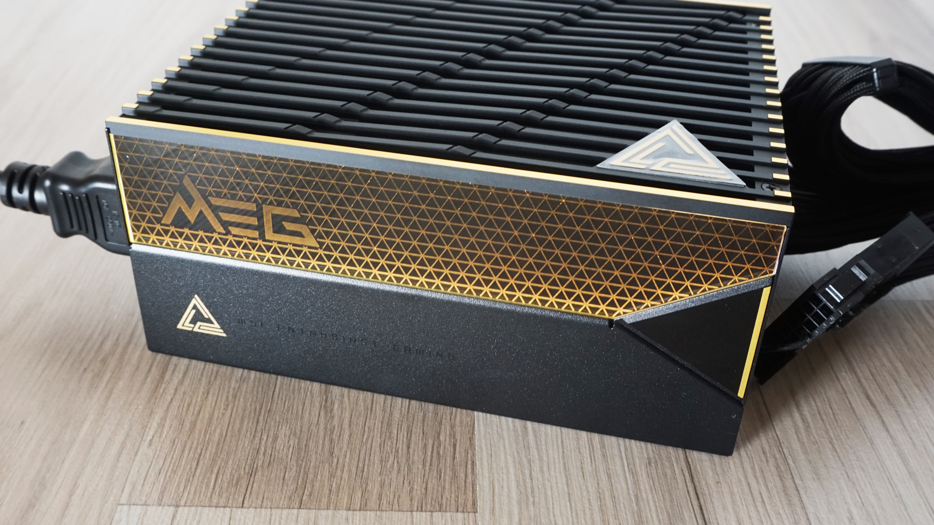 MSI MEG AI1600T PCIE5 Titanium PSU