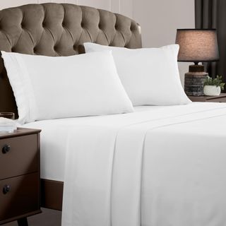 Mellanni Queen Sheet Set on a bed.