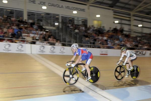 Nathan Corrigan-Martella and Anna Mears in the Elite women vs M19 race.