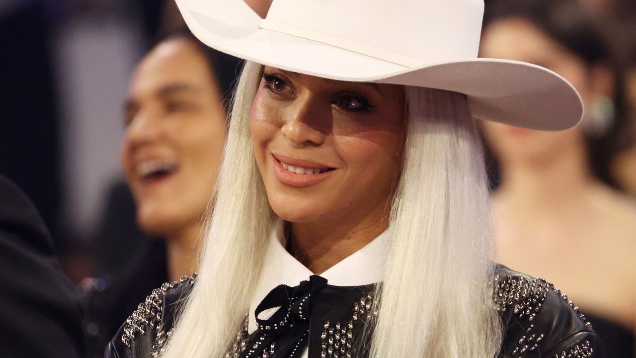 Beyonce wearing a cowboy hat while watching the 2024 Grammy Awards.