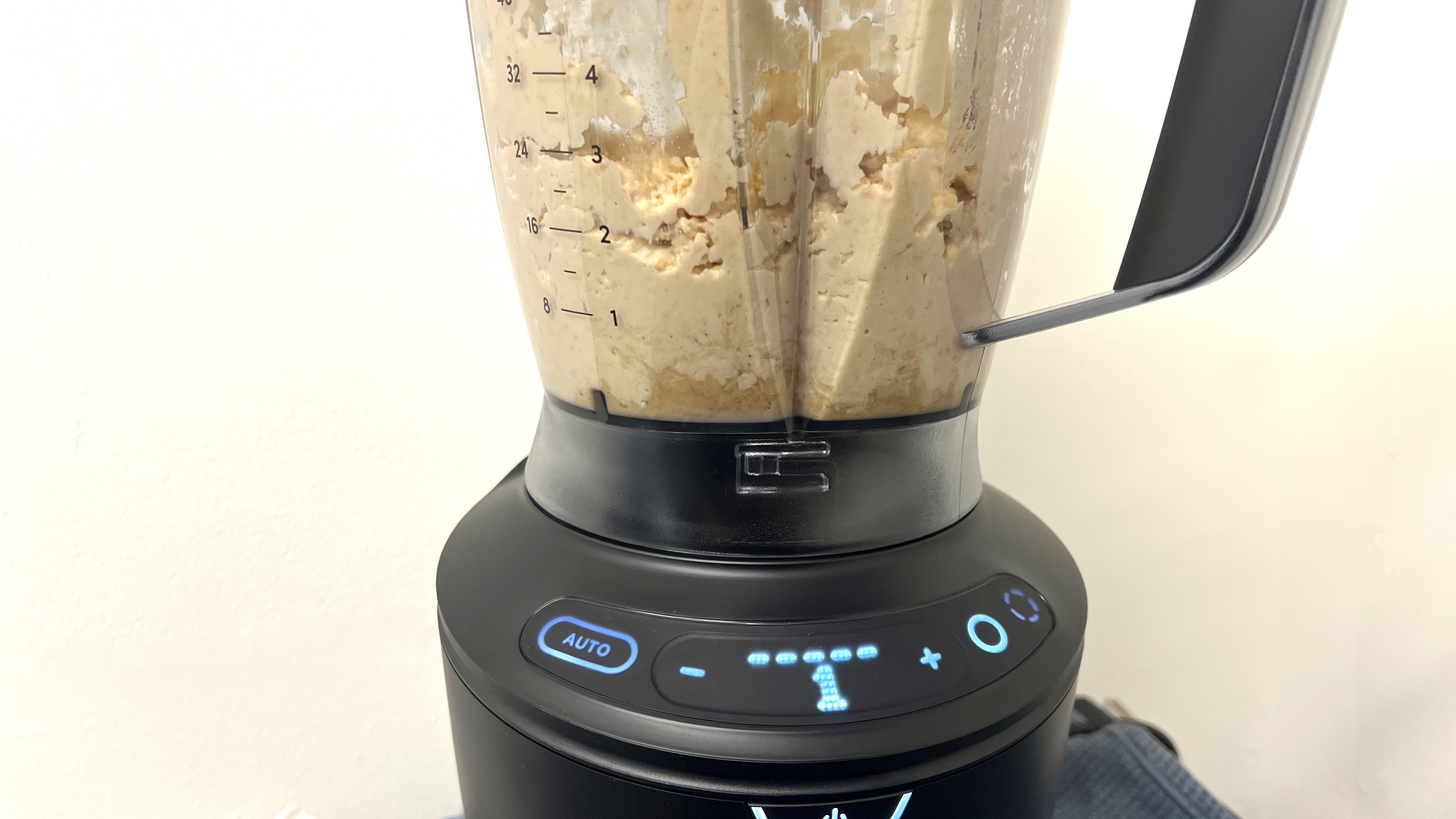 Hummus in Nutribullet SmartSense Blender