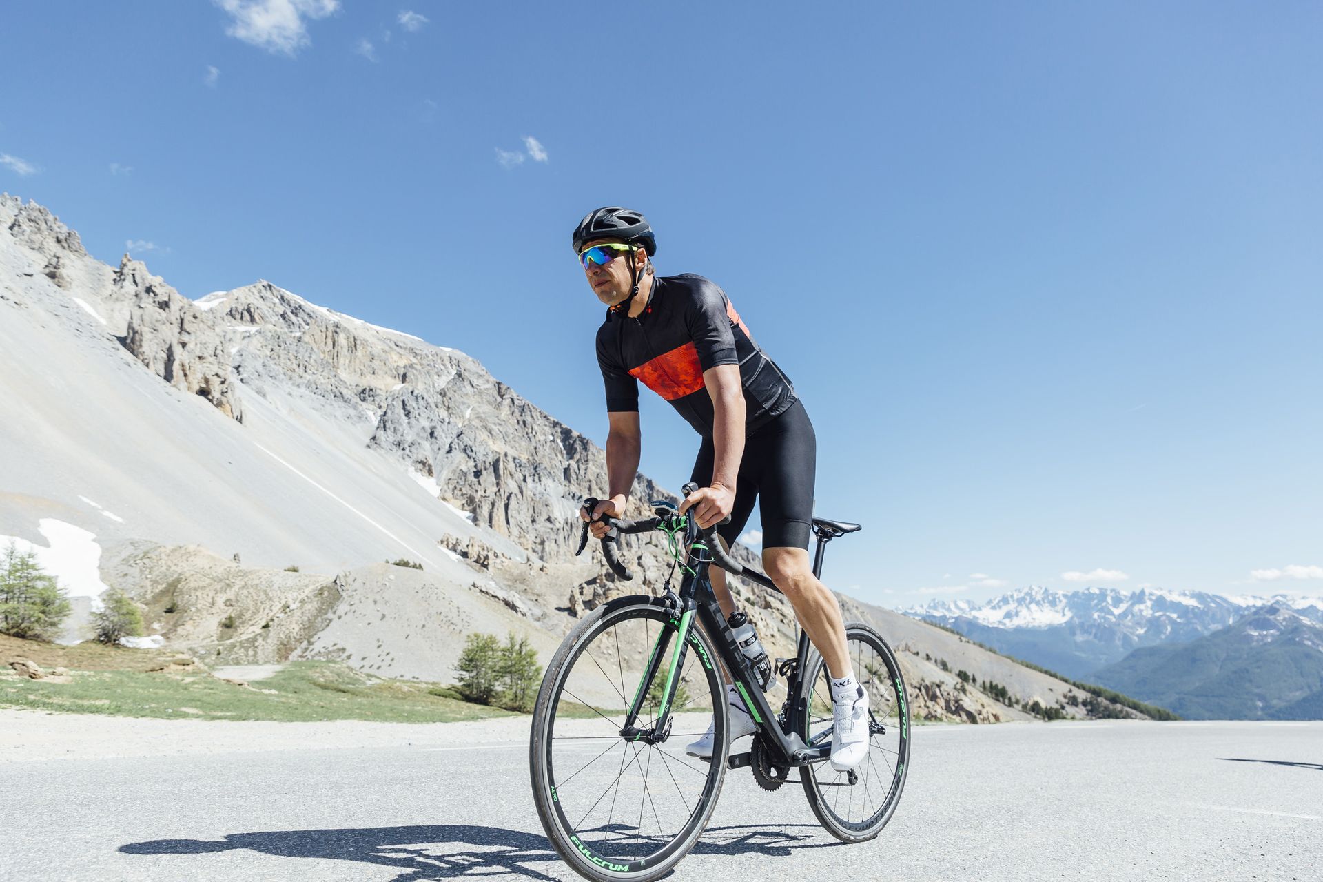 Altitude training for cyclists does it work and could you benefit