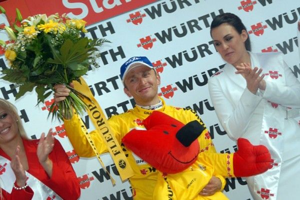 Tadej Valjavec (AG2R) took the overall lead.