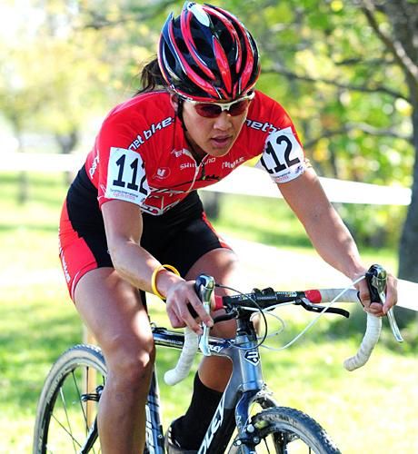 Linda Sone (Planet Bike) chasing Elliot.