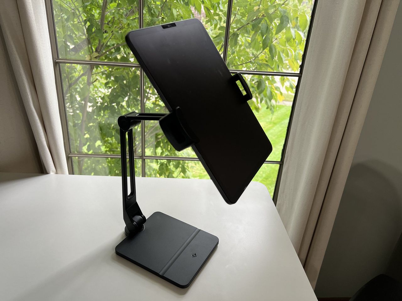 Twelve South Hoverbar Duo Lifestyle Ipad Pro