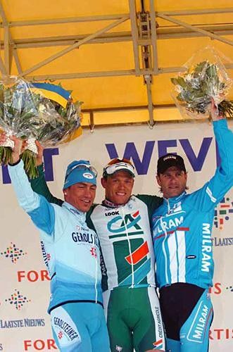 The podium (L to R): David Kopp (2nd), Thor Hushovd (1st) and Alessandro Petacchi (3rd)