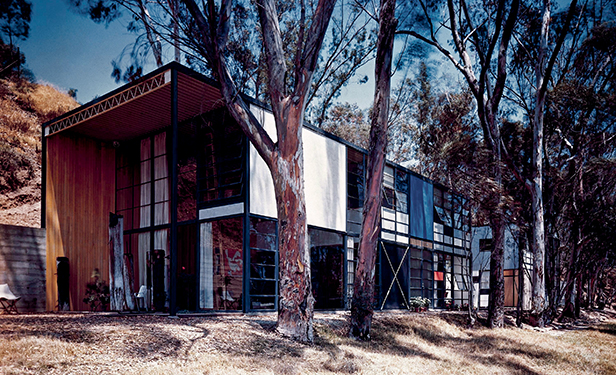 Charles &amp;amp; Ray Eames, Case Study House #8, 1949, Los Angeles, California, USA. Image credit: &amp;copy; J. Paul Getty Trust. Getty Research Institute, Los Angeles (2004.R.10) (page 77)