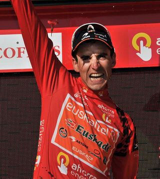 Igor Anton (Euskaltel - Euskadi) resplendent in the red leader's jersey.