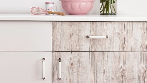 Vinyl Wrap for Kitchen Cupboards: How to Get the Best Finish | Homebuilding