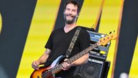 Keanu Reeves plays a P/J Bass on stage.
