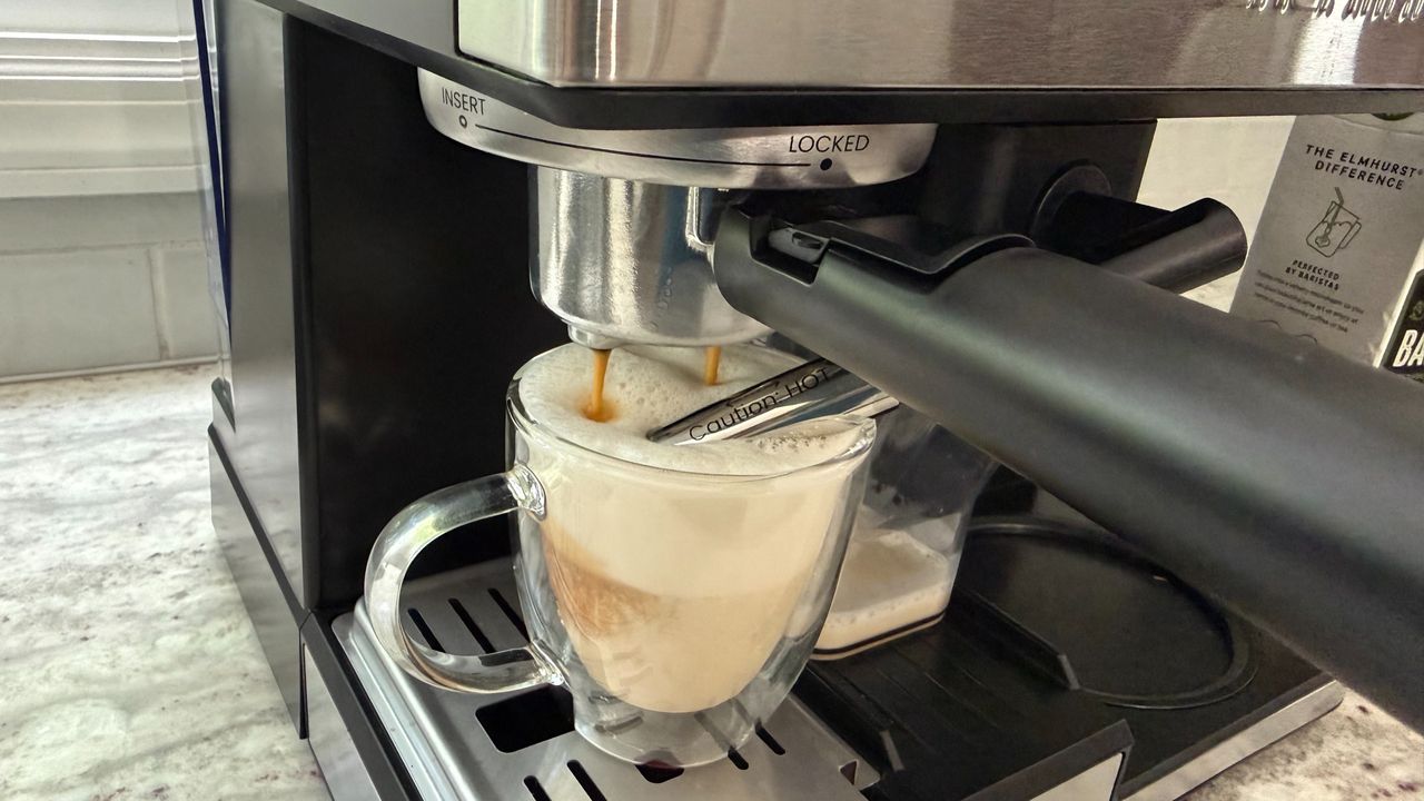 Chefman Coffee Station Pro cappuccino