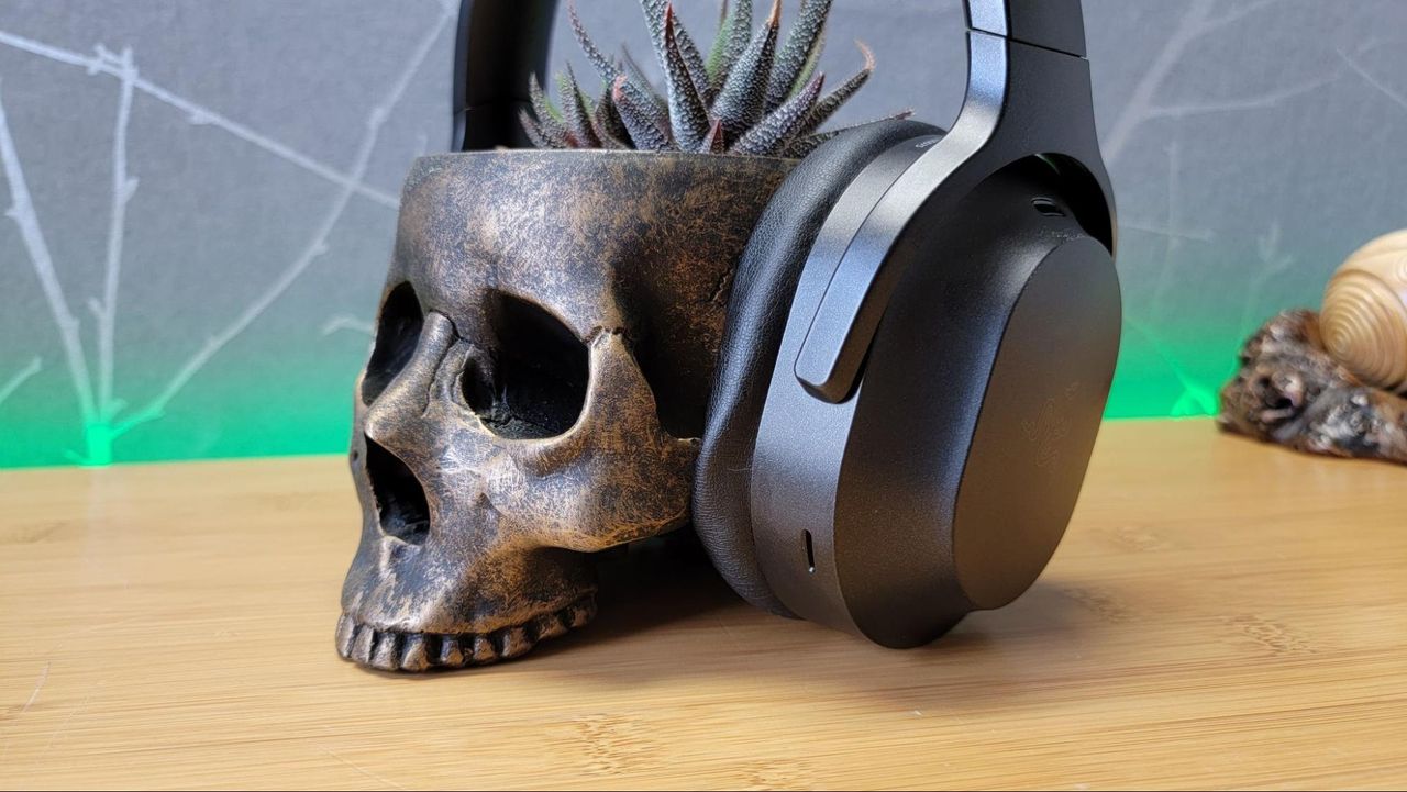 Razer Barracuda Pro Wireless Gaming Headset