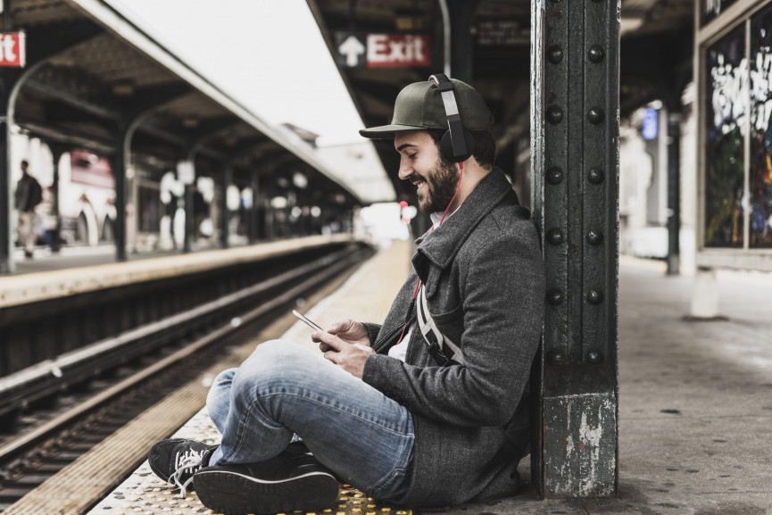 13-essential-iphone-tricks-to-use-when-youre-travelling-2-1556648690-2j6a-column-width-inline
