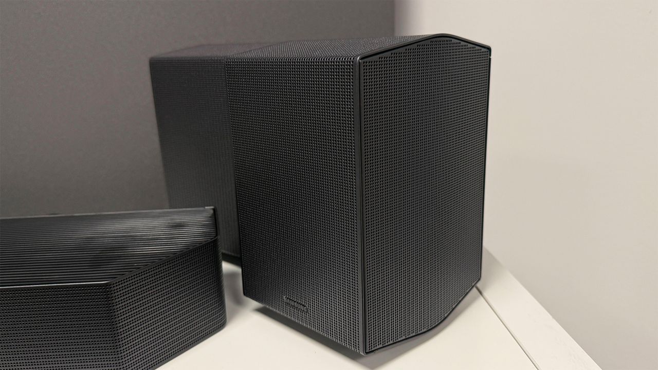 Samsung HW-Q990H soundbar package