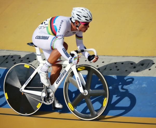 Edwin Avila, the world champion in the points race.