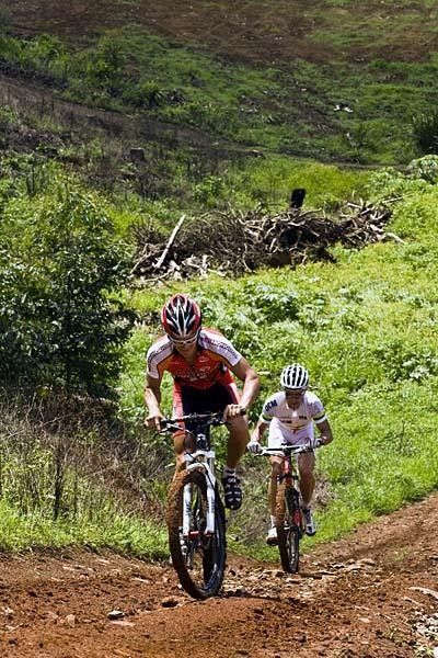 South African junior champion Rourke Croeser (front) and Elite champion Brandon Stewart