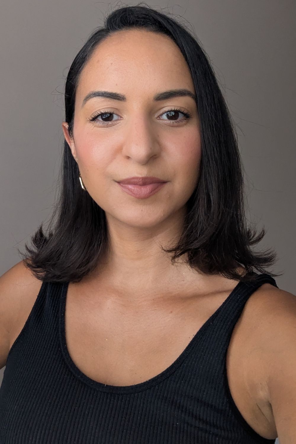 Jazzria Harris Matte Blush wearing Bobbi Brown Velvet Matte Pot Rouge