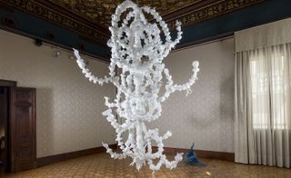 Spellbinding chandelier made with glass