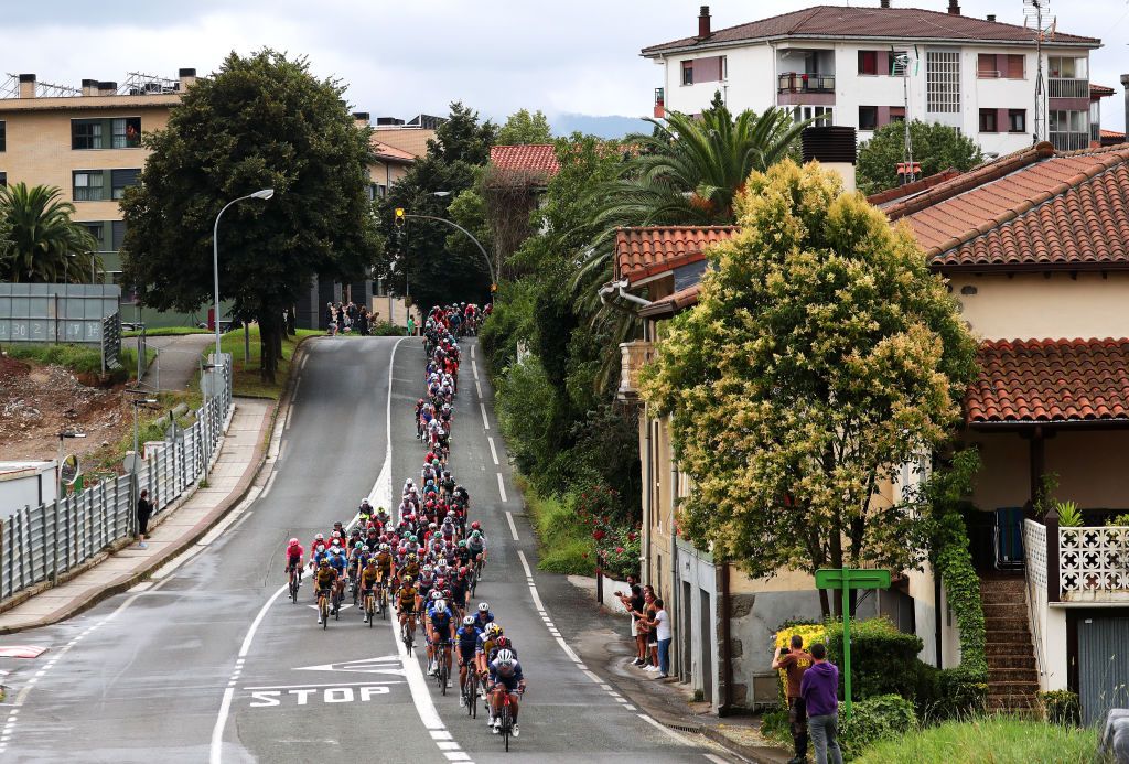 SAN SEBASTIAN SPAIN JULY 31 A general view of the peloton during the 41st Donostia San Sebastian Klasikoa 2021 a 2235km race from DonostiaSan Sebastian to DonostiaSan Sebastian Klasikoa on July 31 2021 in San Sebastian Spain Photo by Gonzalo Arroyo MorenoGetty Images
