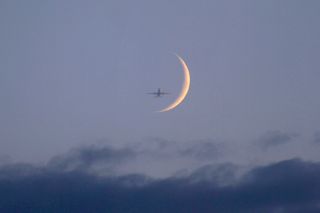 Crescent Moon Airplane Vegastar Skywatching