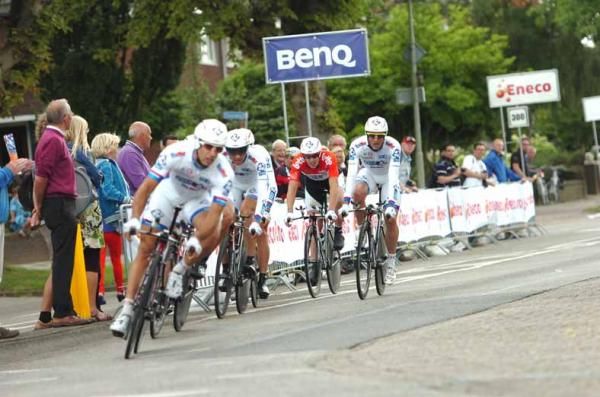 Arnaud Demare (FDJ-BigMat) spent the day in the points jersey.