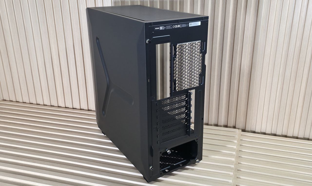 Corsair 3200D RS - Outside
