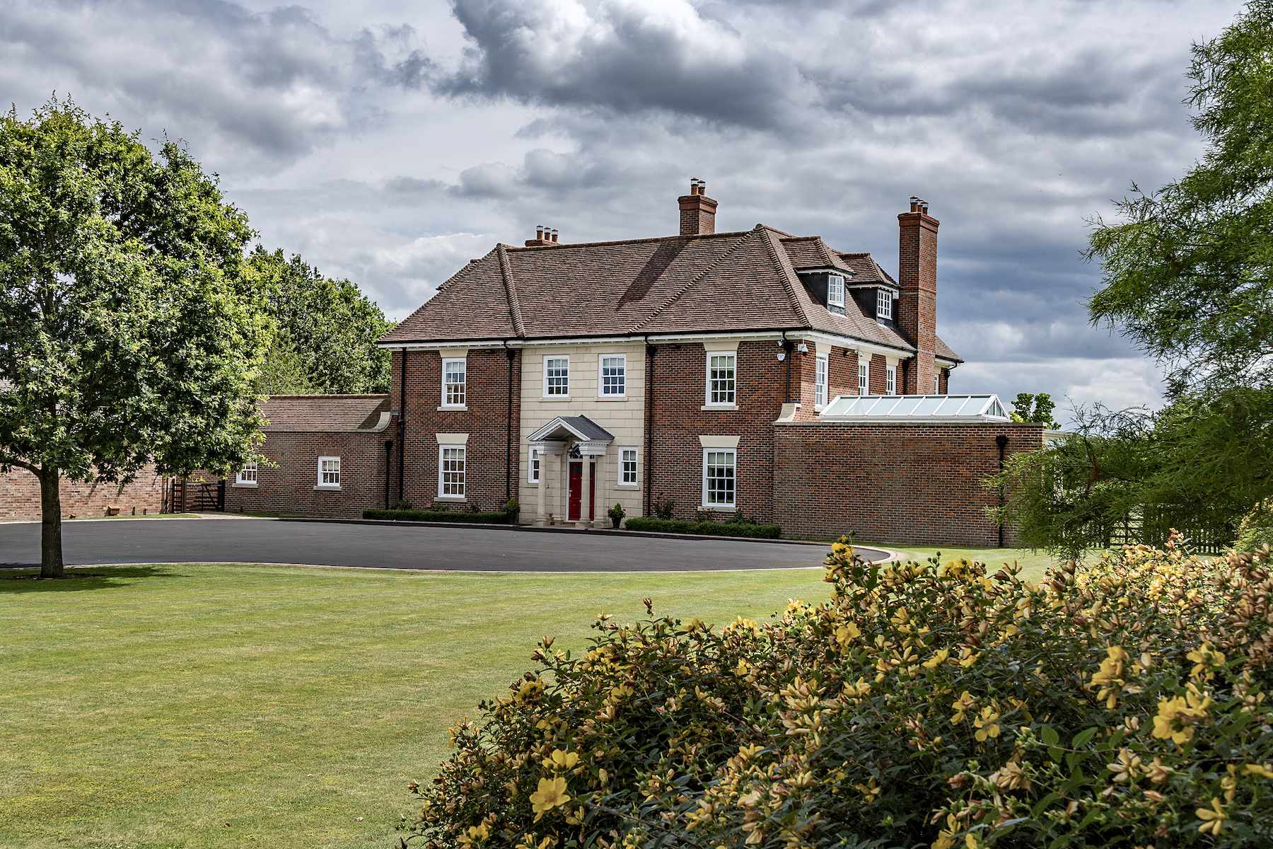 Comyns Farm - main exterior