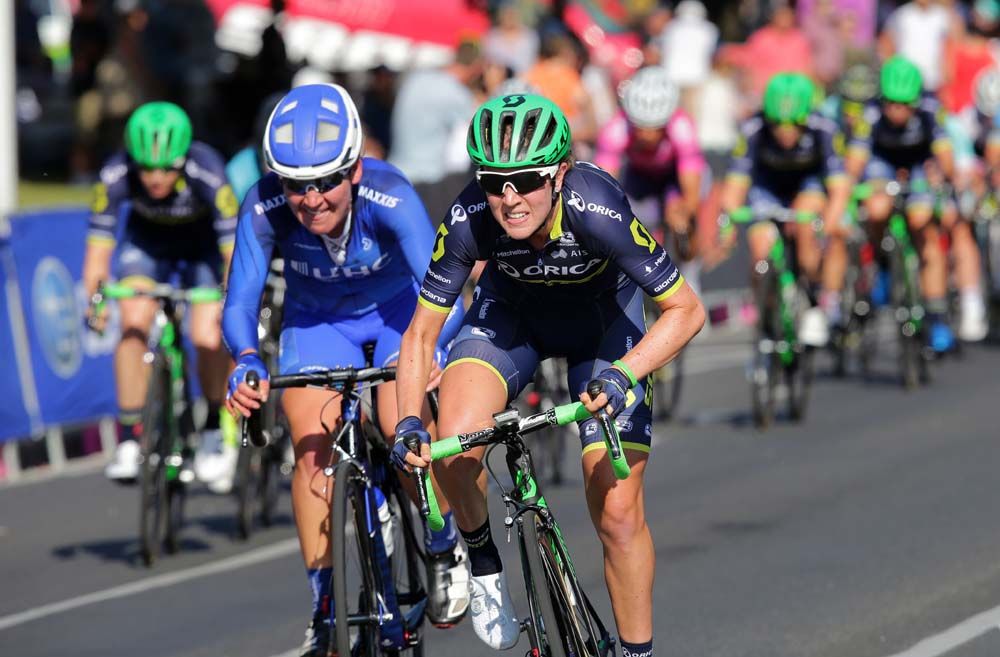 An attack splits the peloton