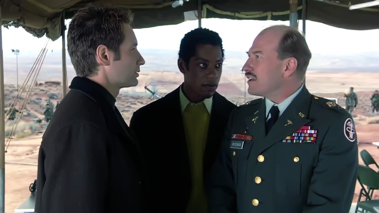 Screenshot from the 2001 sci-fi comedy movie "Evolution"