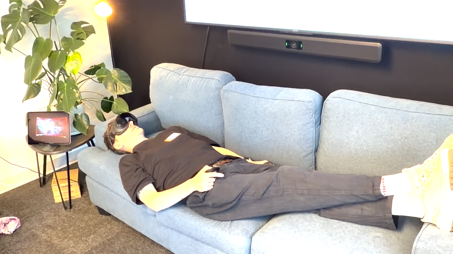 We&#039;re using Valve&#039;s new VR headset, the Steam Frame, at Valve&#039;s HQ in Bellevue, Washington.