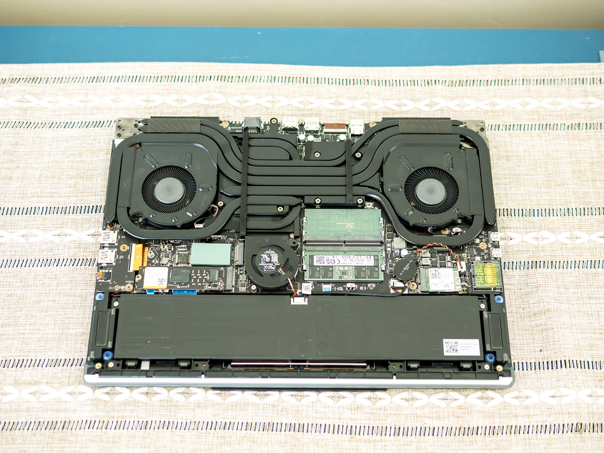 MSI Raider 16 Max HX