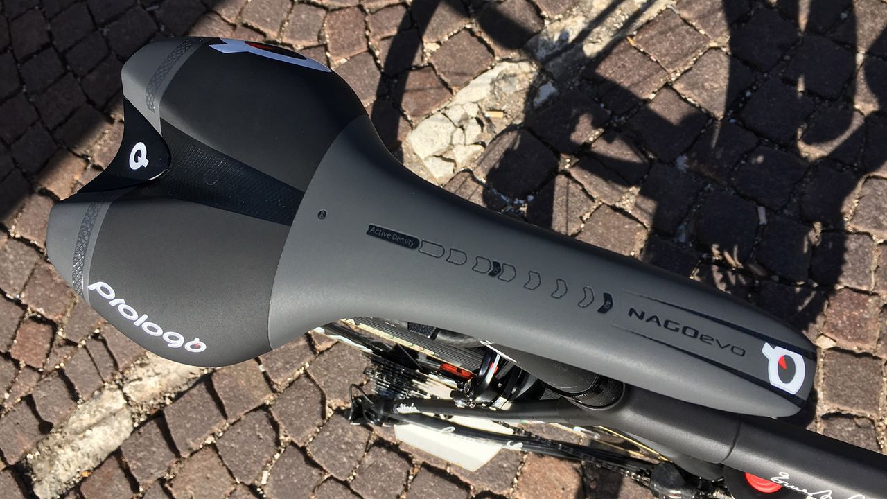 The subtle finish on the Prologo saddle matches the unpainted frameset well