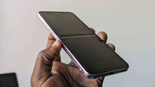 Samsung Galaxy Z Flip 5 folding display crease