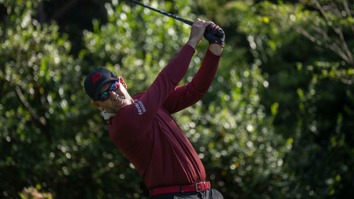 يتلقى سيرجيو جارسيا تحذيرًا بشأن سلوك الماجستير بعد إتلاف منطقة الانطلاق والسائق