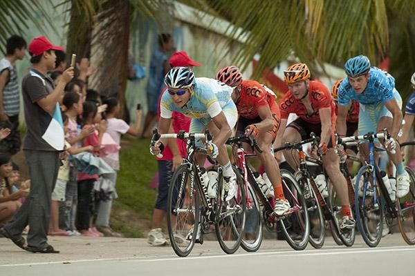 Riders at the front of the peloton begin to start their chase for German Stephan Cohnen as the stage enters the final thirty kilometres.