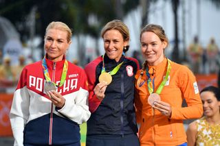 Kristin Armstrong wins the womens time trial at the 2016 Olympic Games