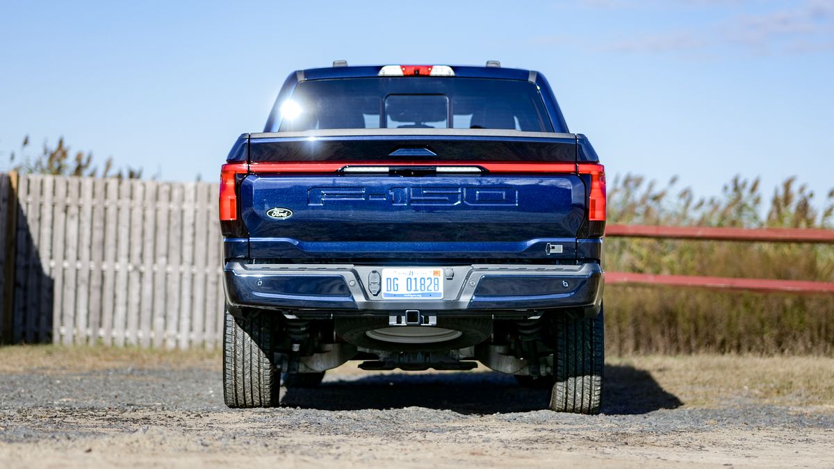 2025 Ford F-150 Lightning test drive.