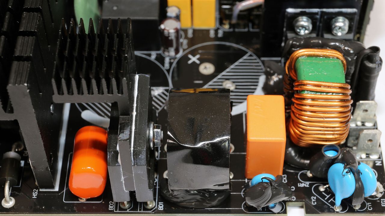 XPG Cybercore 1000